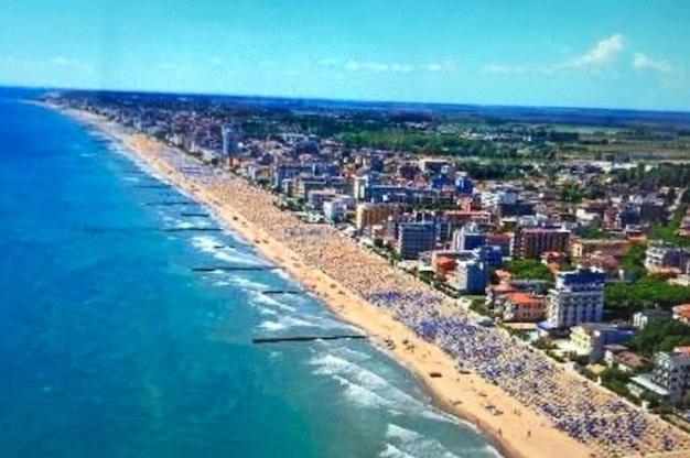 ليدو دي يسولو Residence Alba D'Oro Solo Famiglie المظهر الخارجي الصورة